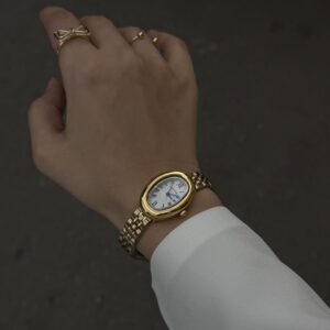 ساعت طرح کارتیه